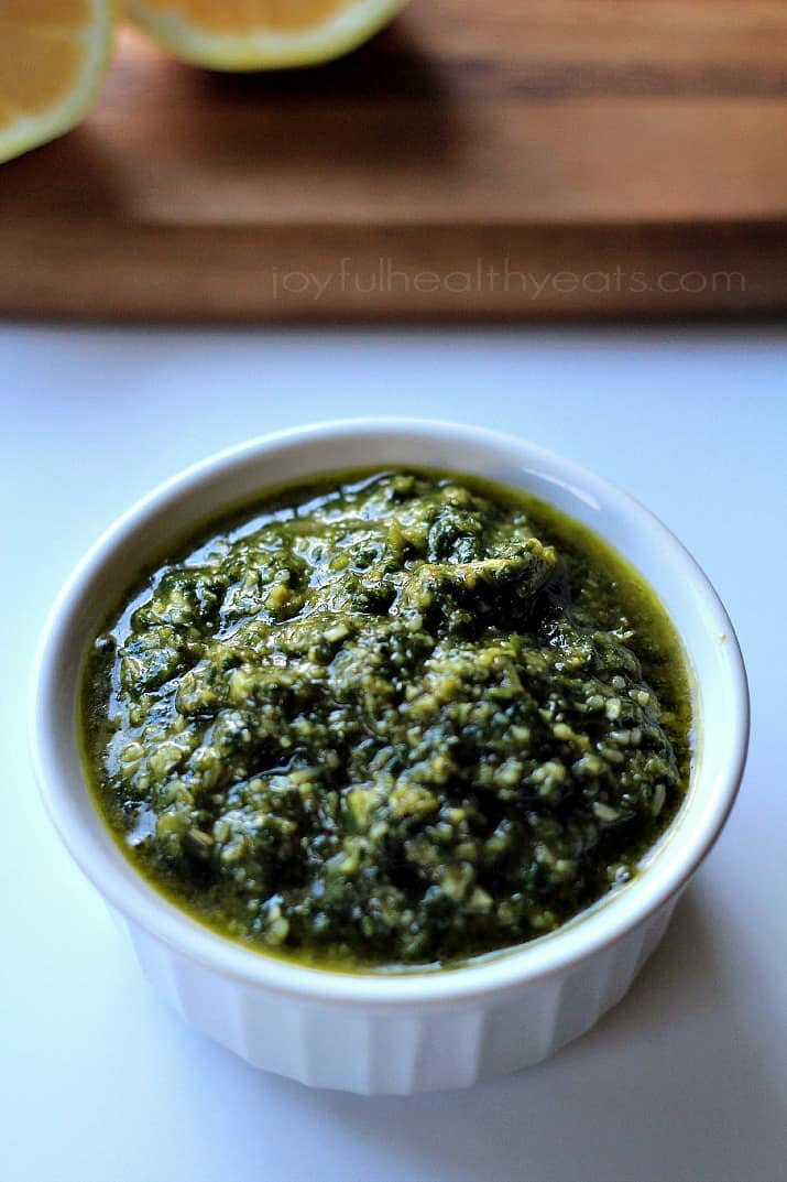 Light, Fresh, and Herby Homemade Basil Pesto. {made in 5 minutes} | purewellnessjourneyclub.com #sauce 