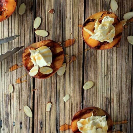 The perfect guilt free late night sweet fix... Grilled Peaches with Maple Honey Mascarpone Cheese | purewellnessjourneyclub.com