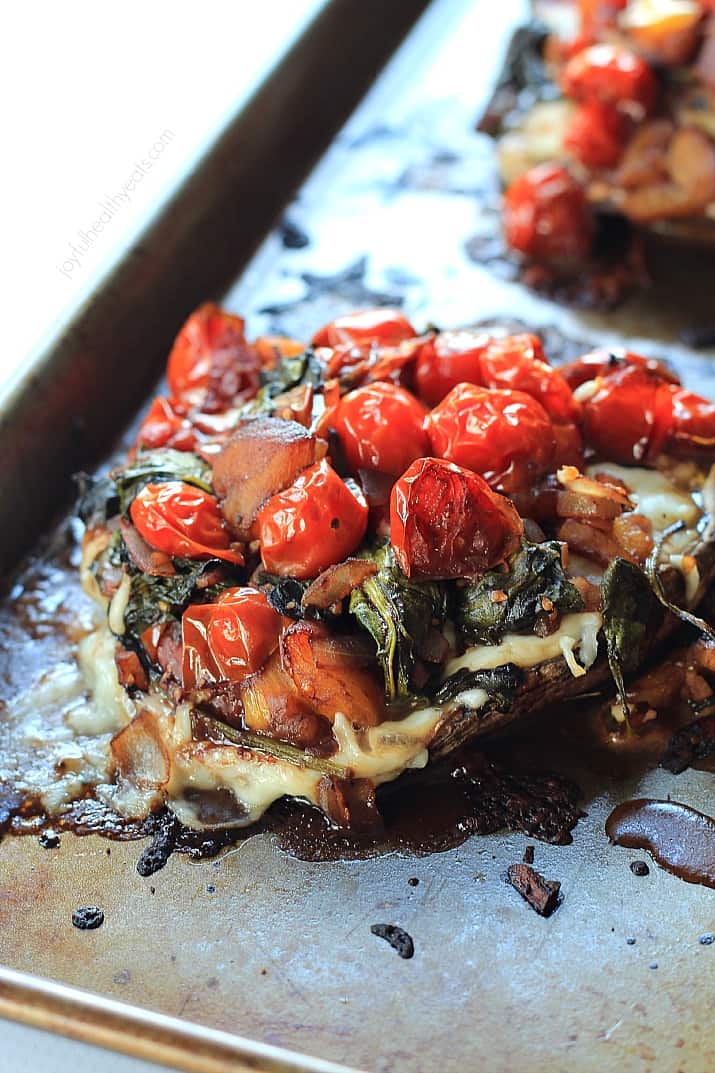 Portobello Mushroom Pizza with Sautéed Balsamic Vegetables, crazy good & healthy! | purewellnessjourneyclub.com #vegetarian #glutenfree