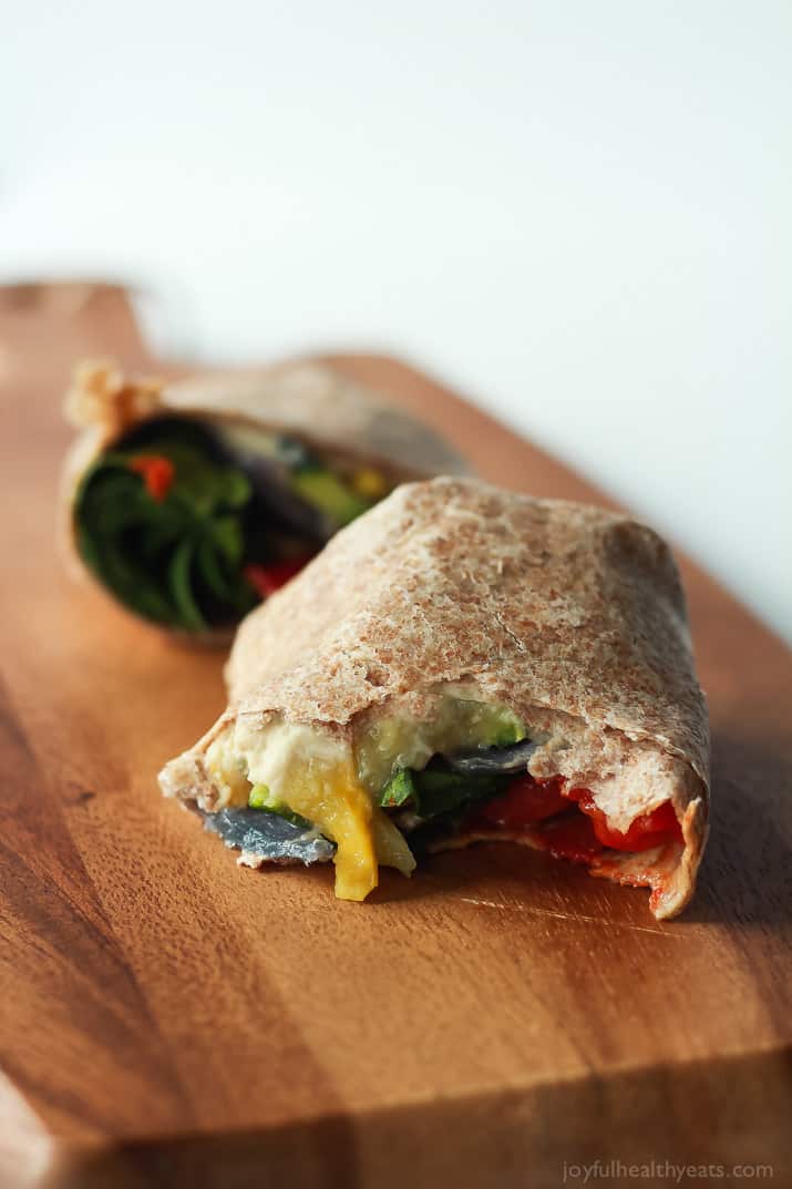 Healthy + Easy Roasted Vegetable Wraps with a Roasted Garlic White Bean Hummus, this is seriously amazing! | purewellnessjourneyclub.com #eathealthy #recipes